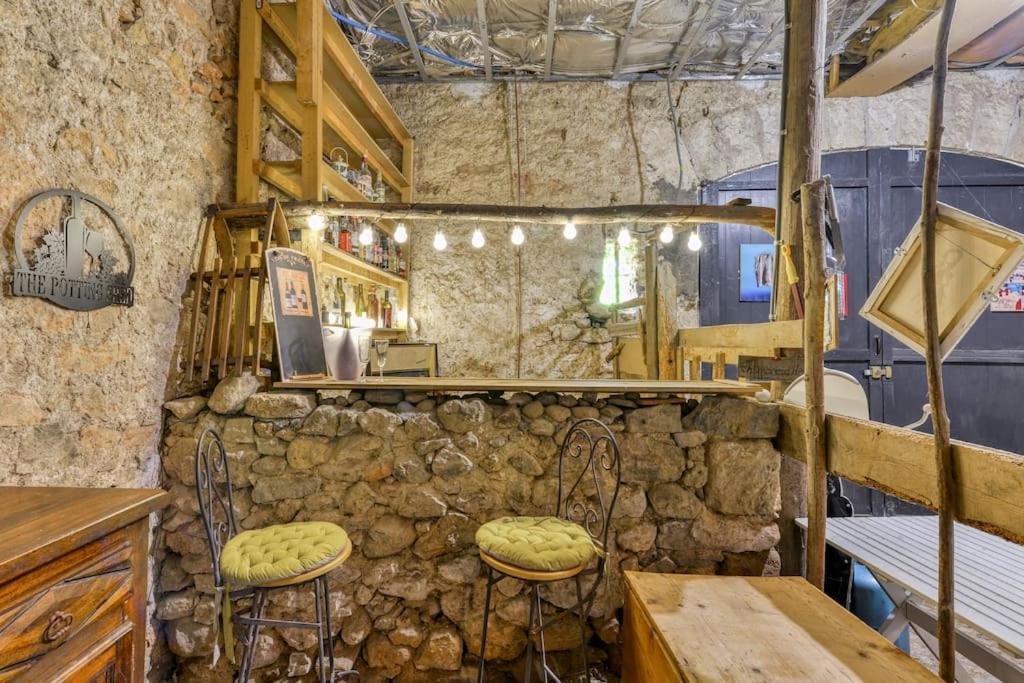 Bed and Breakfast La Calade Montouliers Esterno foto